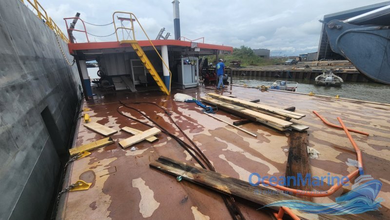 130t x 30ft x 7 Crane-Spud Barge - File# 16775